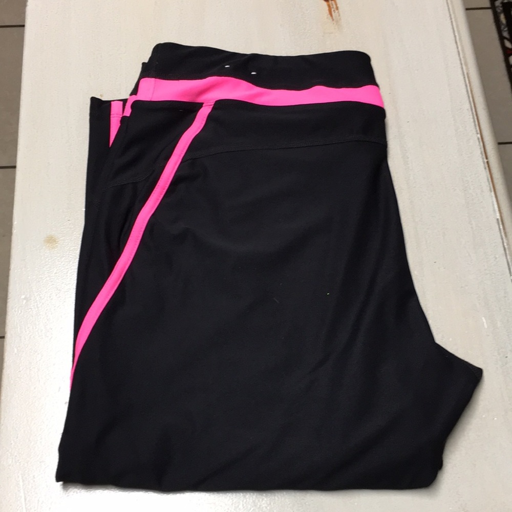 $10 1X Women’s/Black/Pink/Xersion/Workout Capri